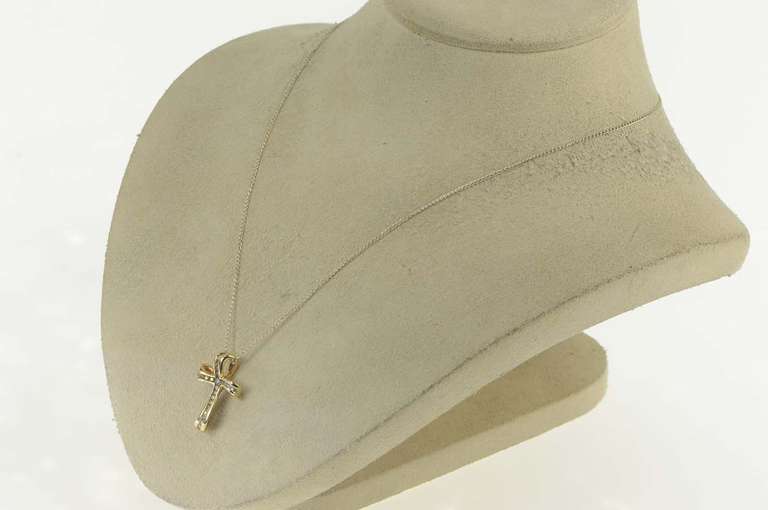 14K Yellow Gold 0.25 Ctw Diamond Wavy Cross Christian Pendant