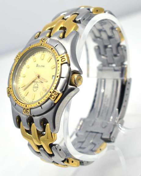 Bulova Ivory Dial, Pre-Owned.