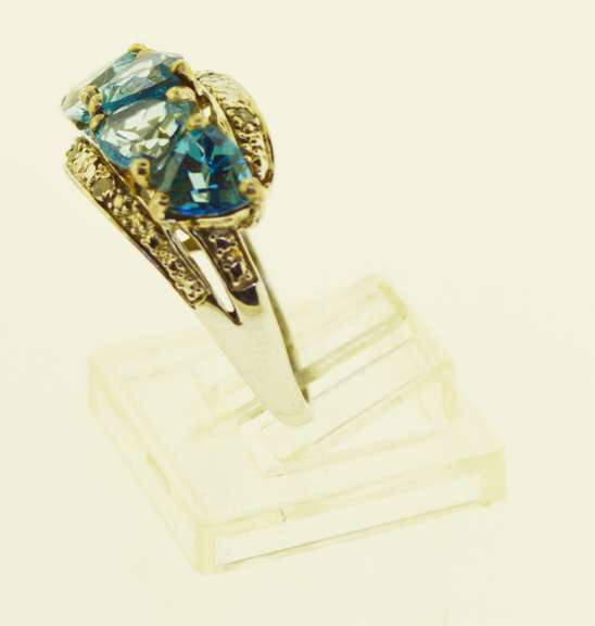 Sterling Silver blue Topaz Ring