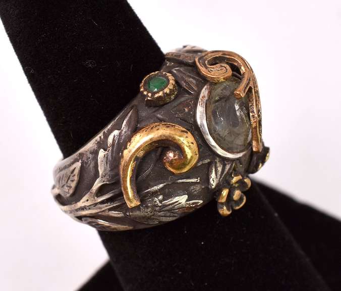 Lovely Floral Approx. 3.70CTS Aquamarine Ring in Sterling Silver