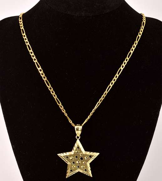 Spectacular Star Pendant Necklace in 14K Yellow Gold