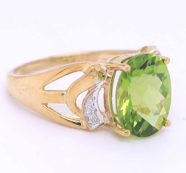 Handsome Peridot and Diamond Yellow Gold Ring
