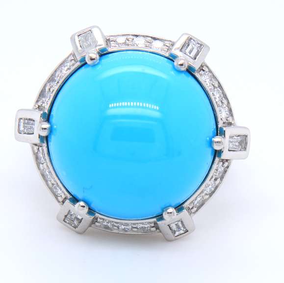 Stunning White Gold Turquoise and Diamond Ring
