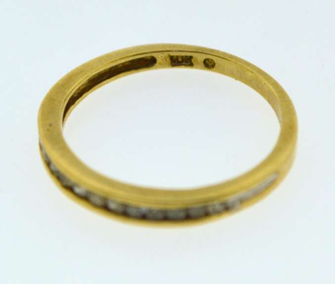 10KT Yellow Gold Diamond Band