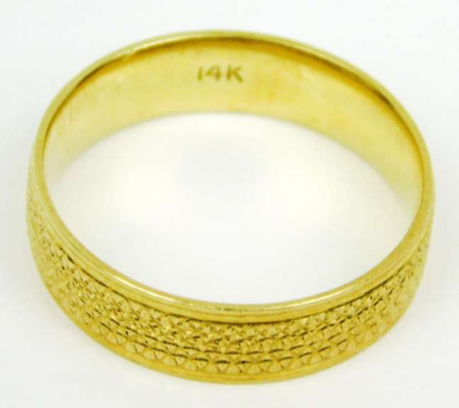 14K Yellow Gold Carved Band, Size 7