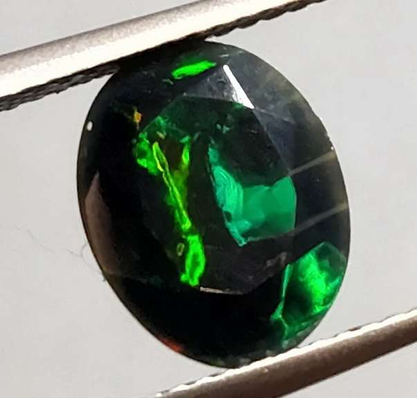 Silky black block pattern rainbow 1.96ct Black Opal