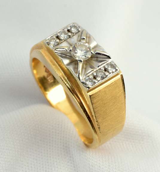 Tasteful Man's 14k Diamond Ring