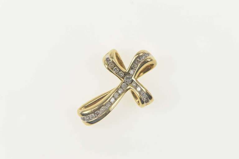 14K Yellow Gold 0.25 Ctw Diamond Wavy Cross Christian Pendant