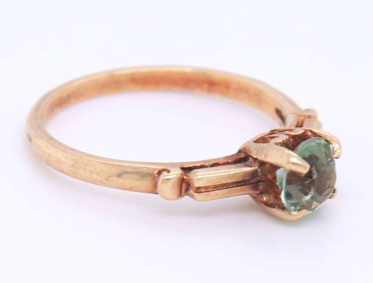 Gorgeous Yellow Gold Green Sapphire Solitaire Ring