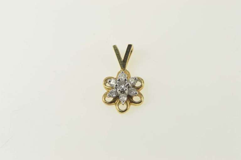 14K Yellow Gold Flower Diamond Flower Cluster Pendant