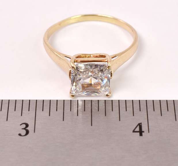 Sparkling CZ Ring in Yellow Gold