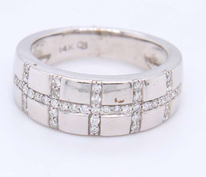 Incredible White Gold Diamond Band