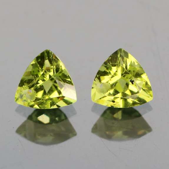 Dazzling 1.51ct matched Peridot set