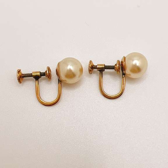 10kt Solid Yellow Gold & Pearl Earrings