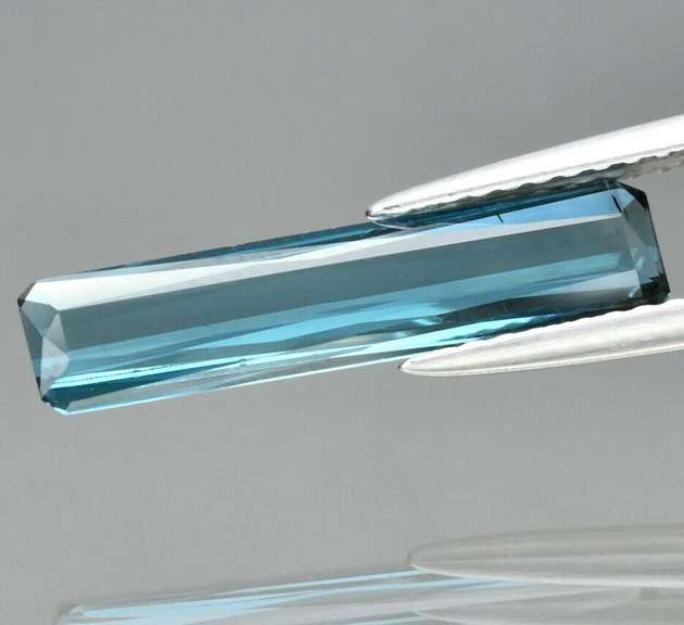 Top lagoon blue! 1.25ct 17.8mm VS untreated Tourmaline
