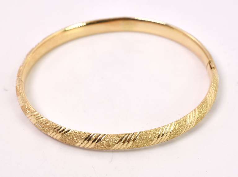 Amazing Sparkling Bangle Braclet in 14K Yellow Gold