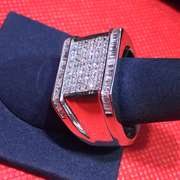 MENS 14K WHITE GOLD DIAMOND RING. 3.50 CARAT IN TOTAL WEIGHT