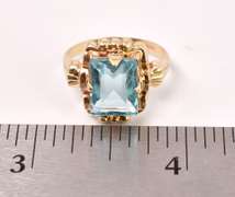 Lovely Blue Gemstone Ring in Yellow Gold