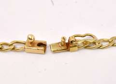 Mesmerizing Emerald Pendant Necklace in 18K Yellow Gold