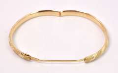 Amazing Sparkling Bangle Braclet in 14K Yellow Gold
