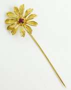 Vintage 14K Ruby Daisy Stick Pin