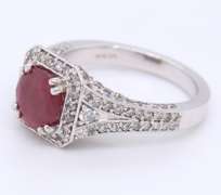 Sparkling White Gold Round Cut Ruby w Diamonds