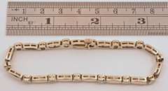 Pretty Bracelet with 1 Ct. of Diamonds