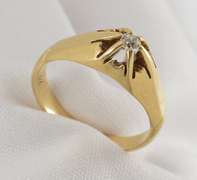 Sweet Antique Small Diamond Ring