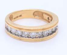 Elegant Yellow Gold Round Brilliant Cut Diamond Band