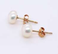 Set of White Fresh Water Pearl Necklace, Bracelet and Earrings