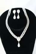 Set Of Fashion Jewelry Neck Lace And Earrings