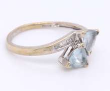 Lovely White Gold 2 Triangle Aquamarine and Diamond Ring