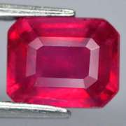 Gorgeous 2.02ct emerald cut Ruby center stone