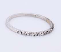 Elegant 18kt White Gold Diamond Band