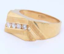 Impressive Yellow Gold Round Brilliant Cut Diamond Wedding Band