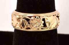 Captivating Floral Ring in 14K Yellow Gold