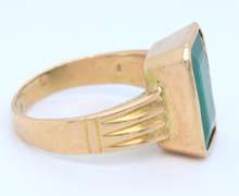 Incredible 18kt Green Jade Ring