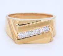 Impressive Yellow Gold Round Brilliant Cut Diamond Wedding Band