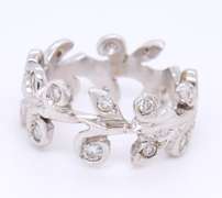Glowing White Gold Diamond Leaf Design Band