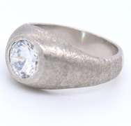 Sparkling White Gold Round Brilliant Cut Diamond Engagement Ring