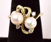 Darling pearl and Diamond Ring in 14K Yellow Gold