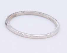 Elegant 18kt White Gold Diamond Band