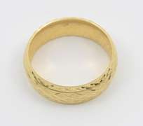 Sparkling Etched 14k Band