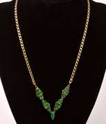 Mesmerizing Emerald Pendant Necklace in 18K Yellow Gold