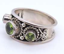 Vintage Sterling silver Signed Peridot Ring