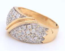 Fantastic Yellow Gold Diamond Band