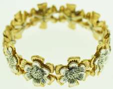 Silver Tone Expandable Flower Bracelet