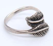 Vintage Sterling Silver Leaf Ring