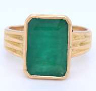 Incredible 18kt Green Jade Ring