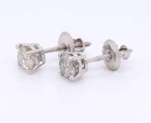 Sparkling White Gold 1ctw Diamond Stud Earrings
